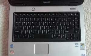 Funkčný notebook toshiba satellite a65