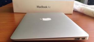 MacBook air 11.6&quot; v záruke, aj s obalom + iWork a iLife